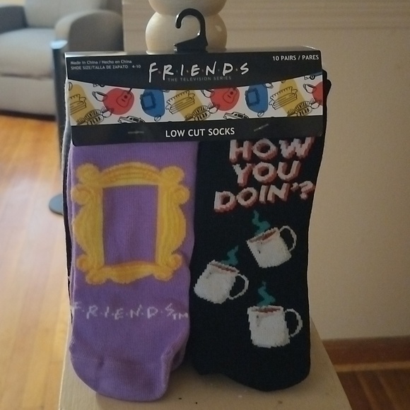 10-Pair Friends Low Cut Socks - Picture 3 of 6